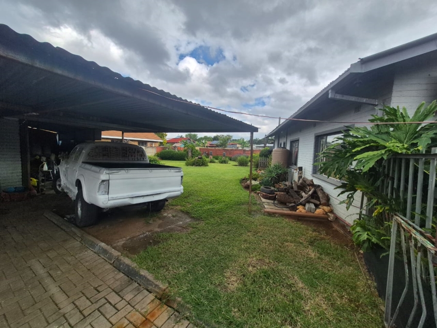 3 Bedroom Property for Sale in Oos Einde North West